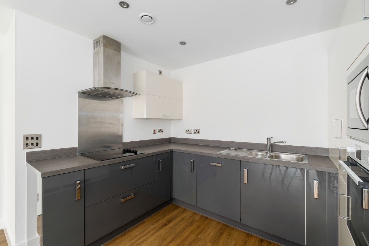 Flat Jerrard Street in Greater London