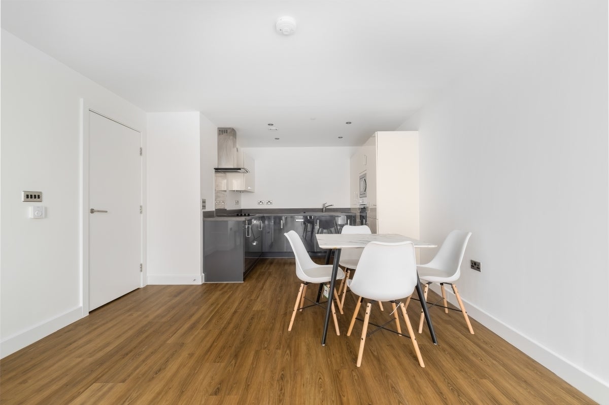 Flat Jerrard Street in Greater London