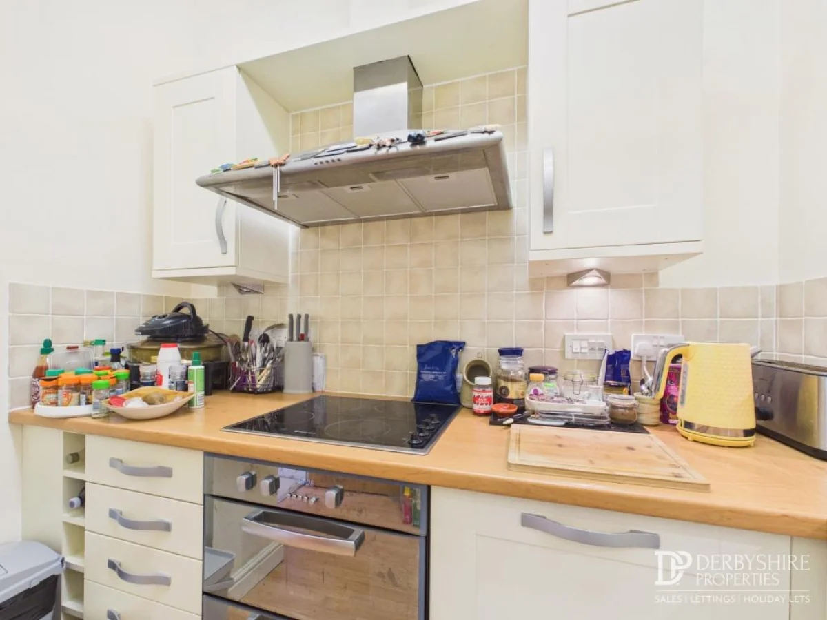 Flat St Laurence Gardens in Amber Valley