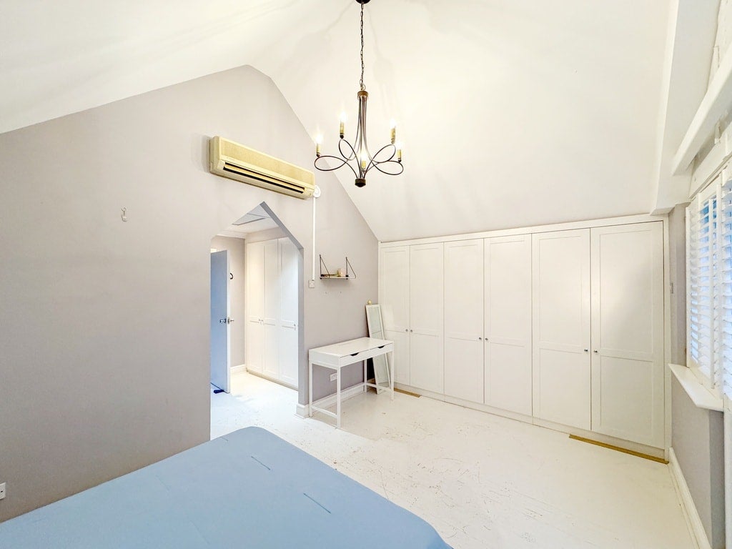 Room Ropemakers Fields in Greater London