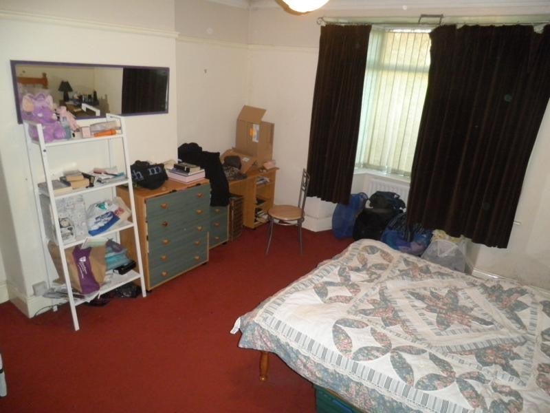 Flat Rothbury Terrace in Newcastle upon Tyne