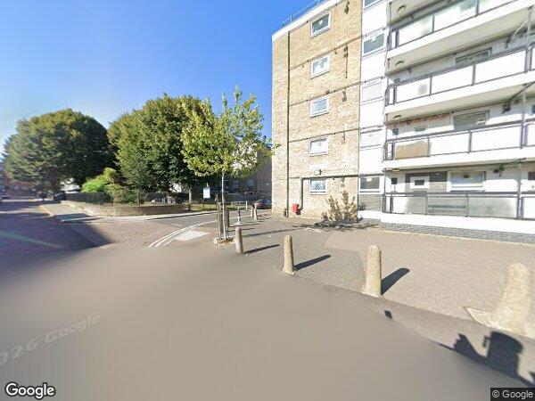 Room Regan Way in Greater London