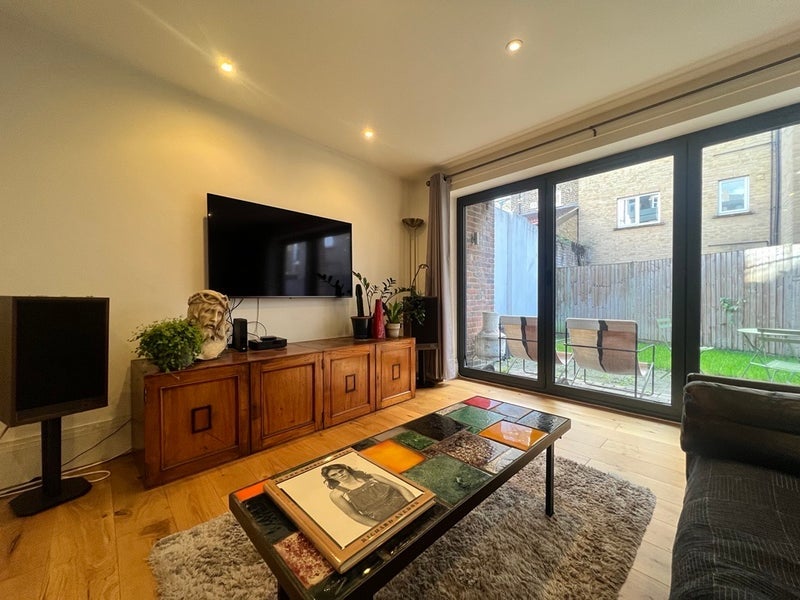 Room Railton Road in Greater London
