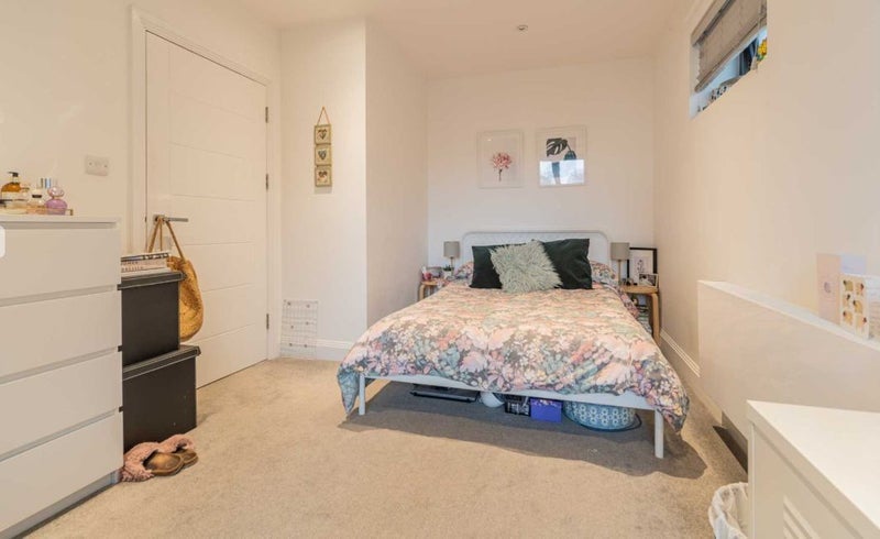 Room Railton Road in Greater London