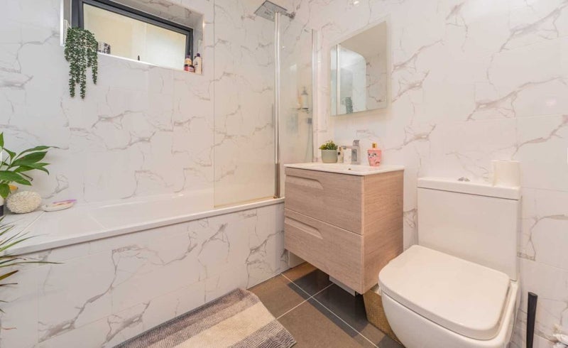 Room Railton Road in Greater London
