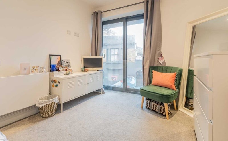 Room Railton Road in Greater London