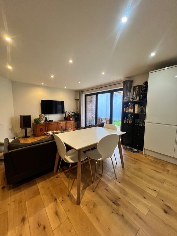 Room Railton Road in Greater London