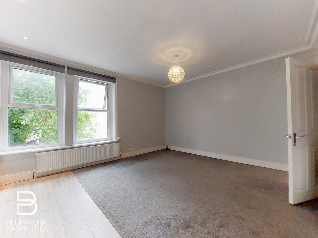 Flat Melbourne Close in Greater London