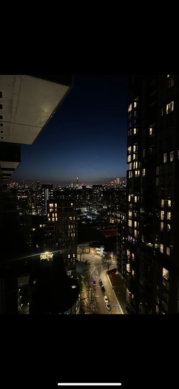Room Lincoln Plaza in Greater London