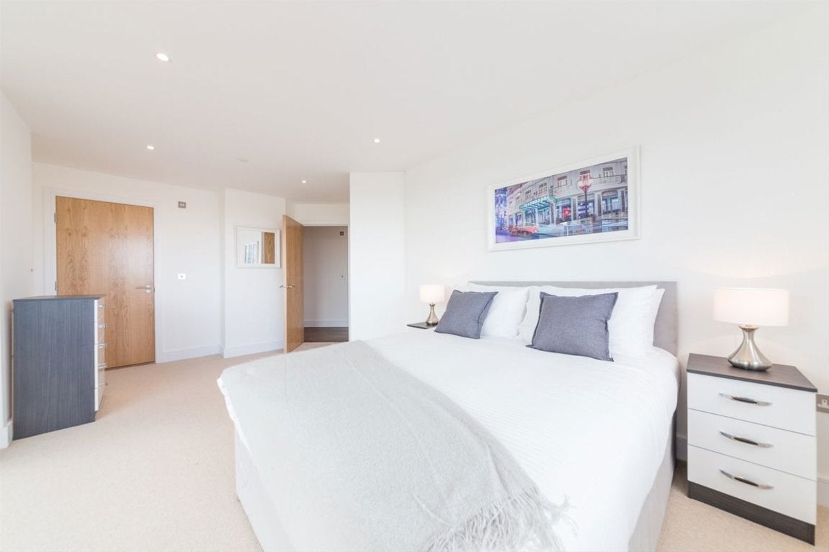 Flat Royal Victoria Place in Greater London