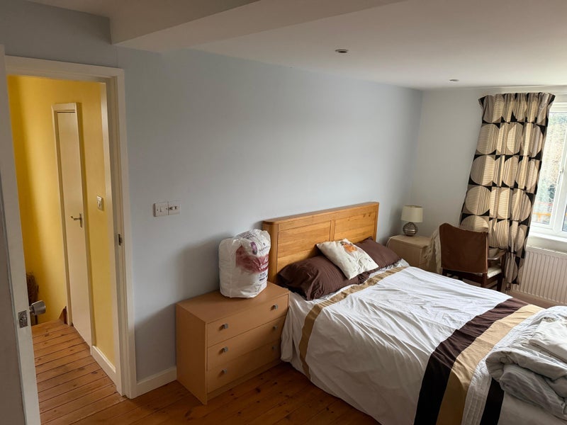 Room Grove Road in Whetstone