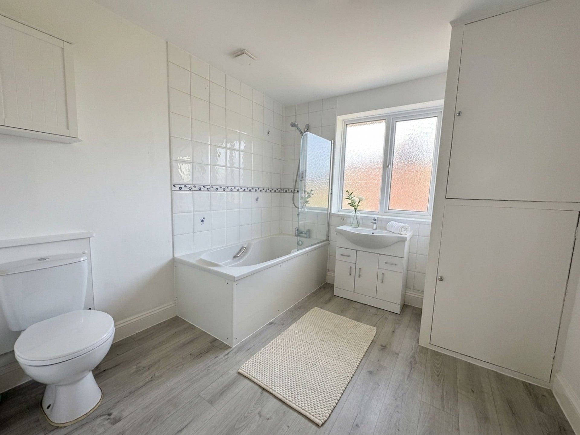 Flat Marlow Road in Stokenchurch