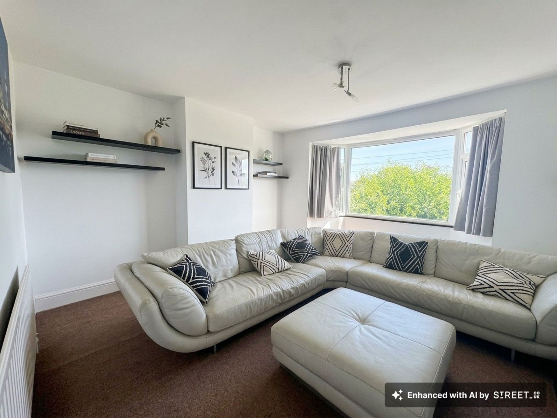 Flat Marlow Road in Stokenchurch