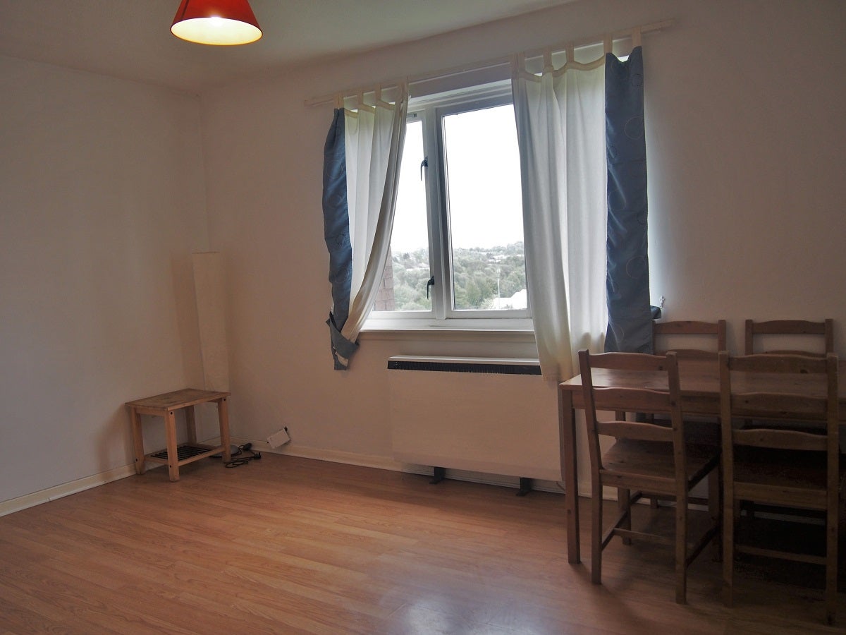 Flat Sandbank Drive in Glasgow