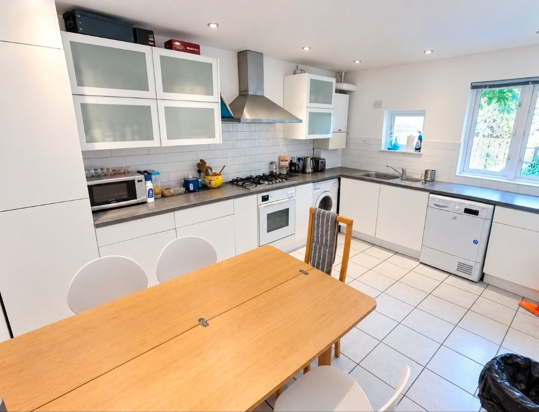 House Hazel Close in Greater London