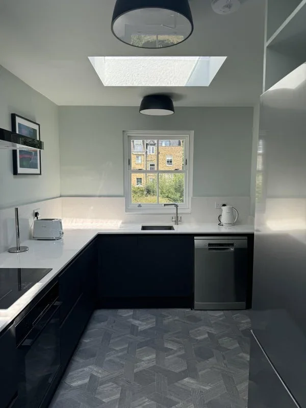 Flat Victoria Rise in Greater London
