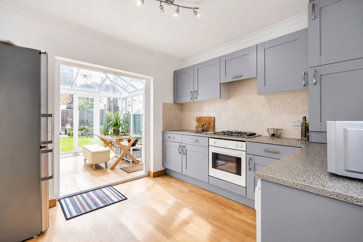 Flat Stephendale Road in Greater London