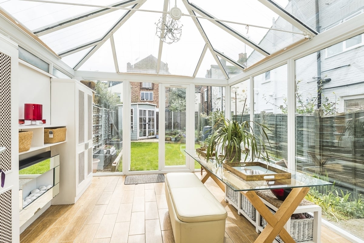 Flat Stephendale Road in Greater London