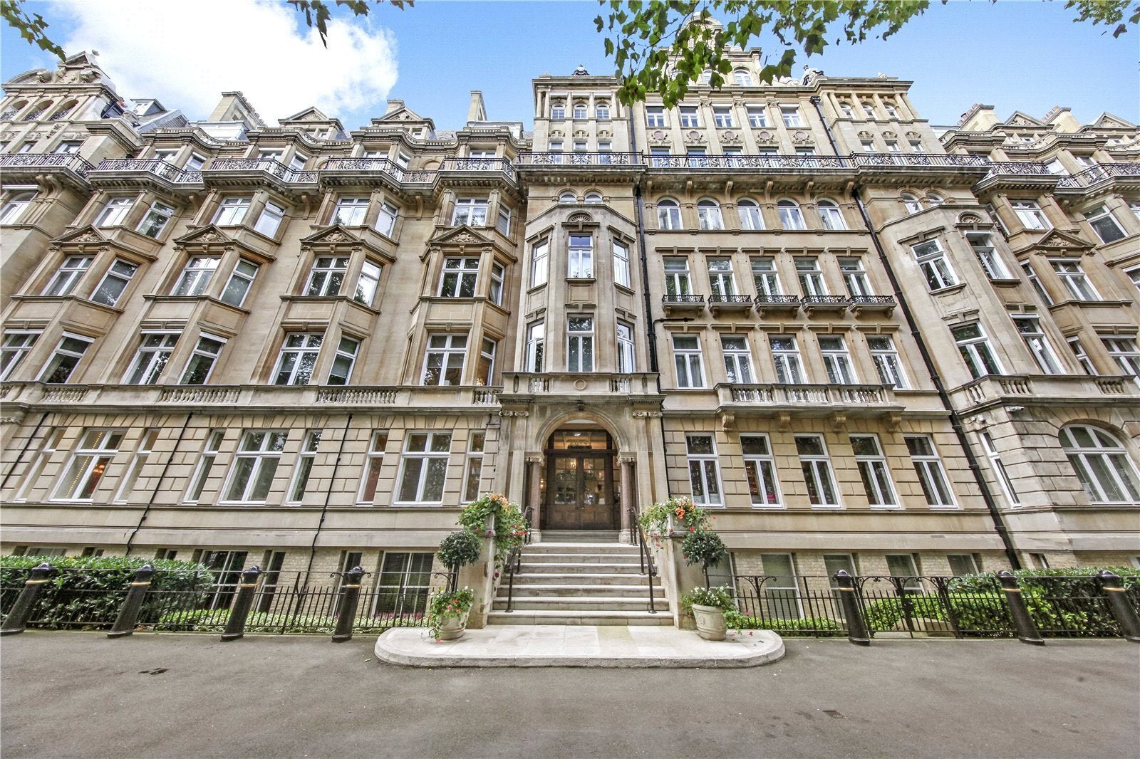 Flat Marylebone Road in City of Westminster