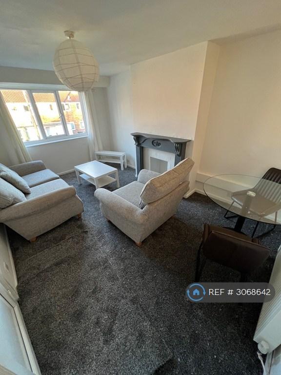 Flat Farringdon Crescent in Preston