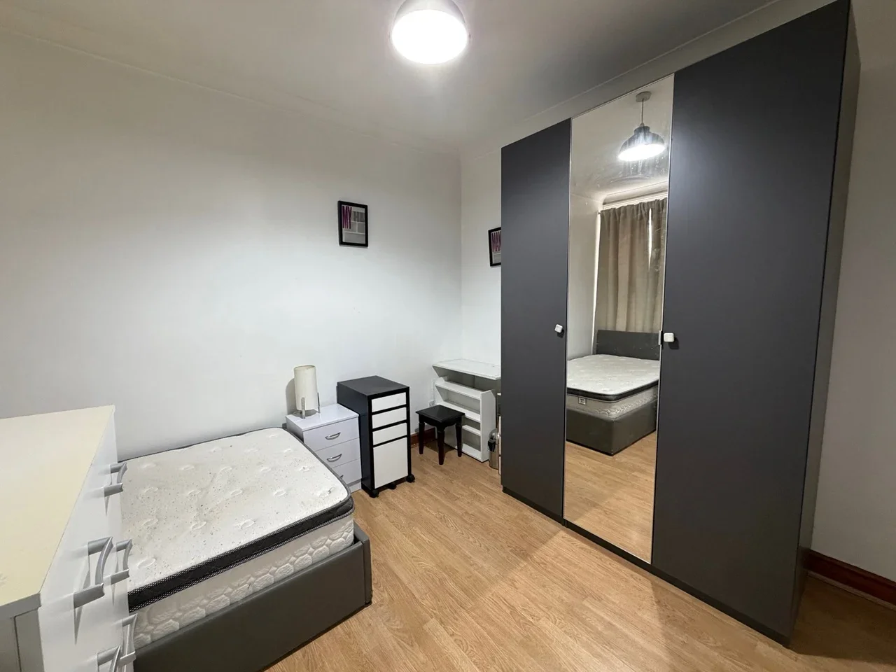 Flat Finchley Road in Greater London