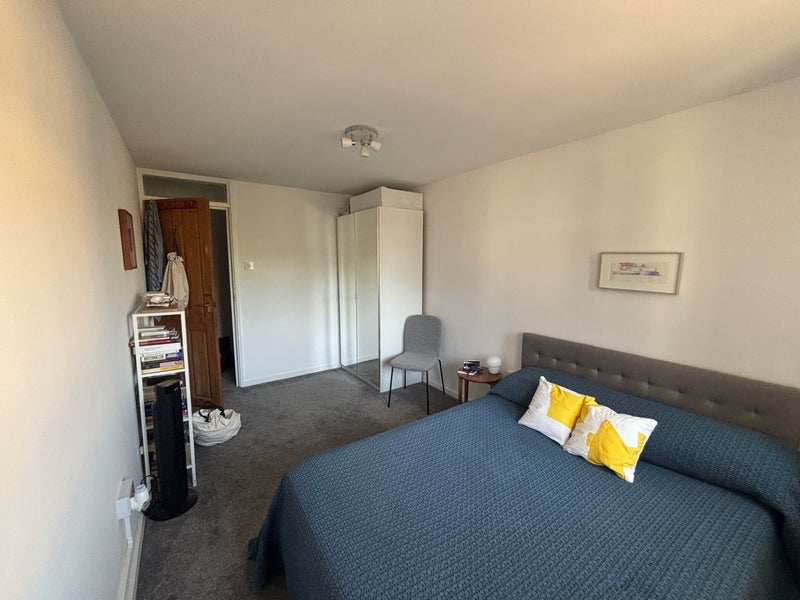 Room Copenhagen Street in Greater London