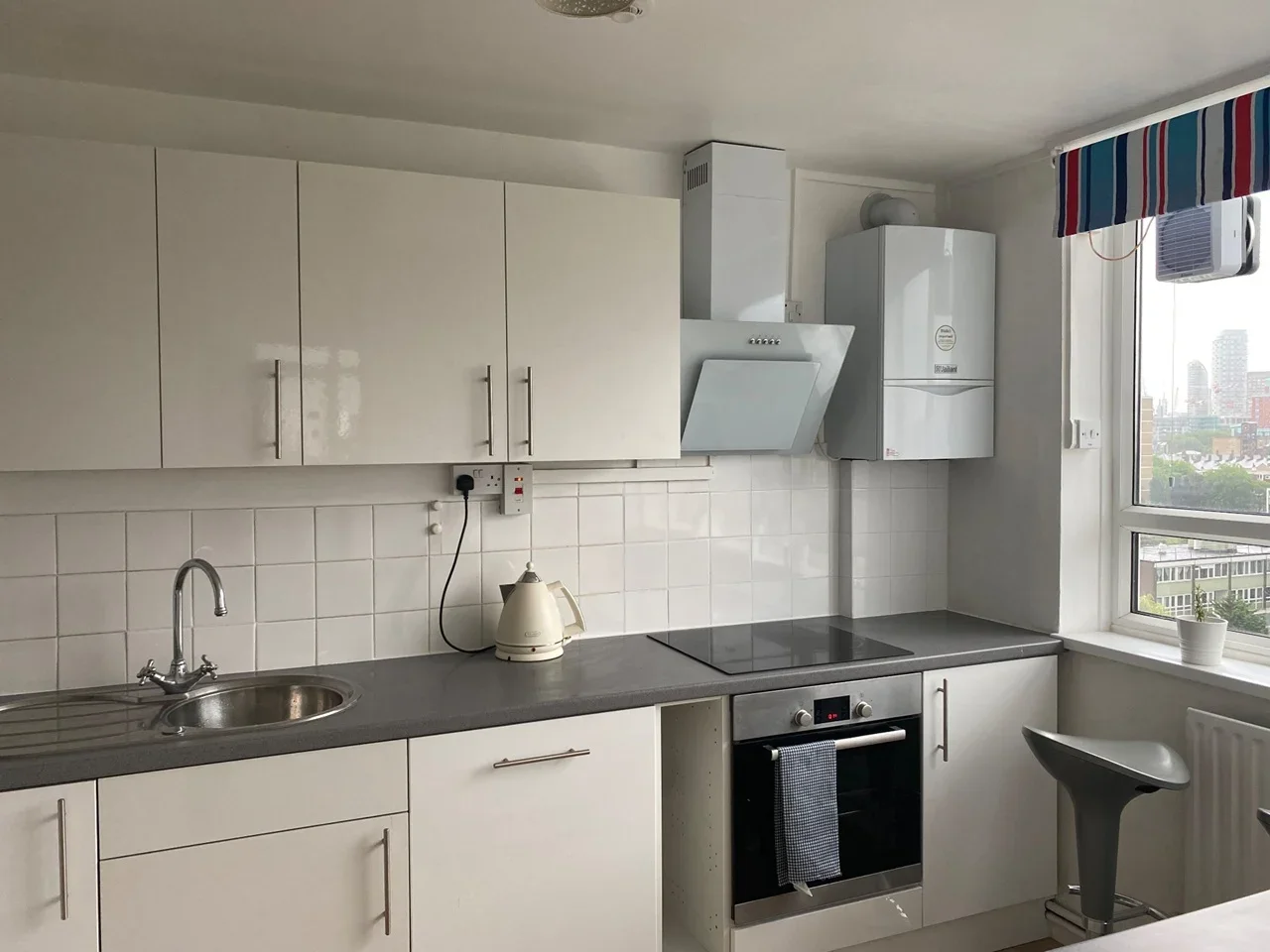 Flat Ellesmere Street in Greater London