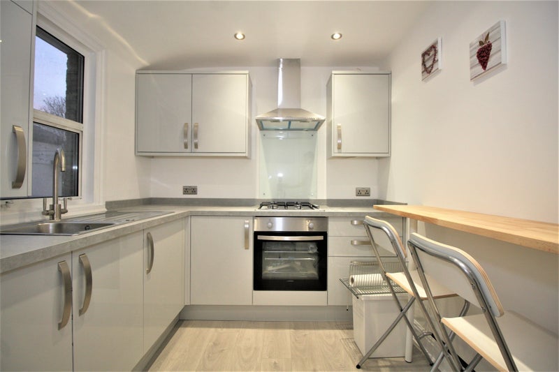 Room Brownhill Road in Greater London