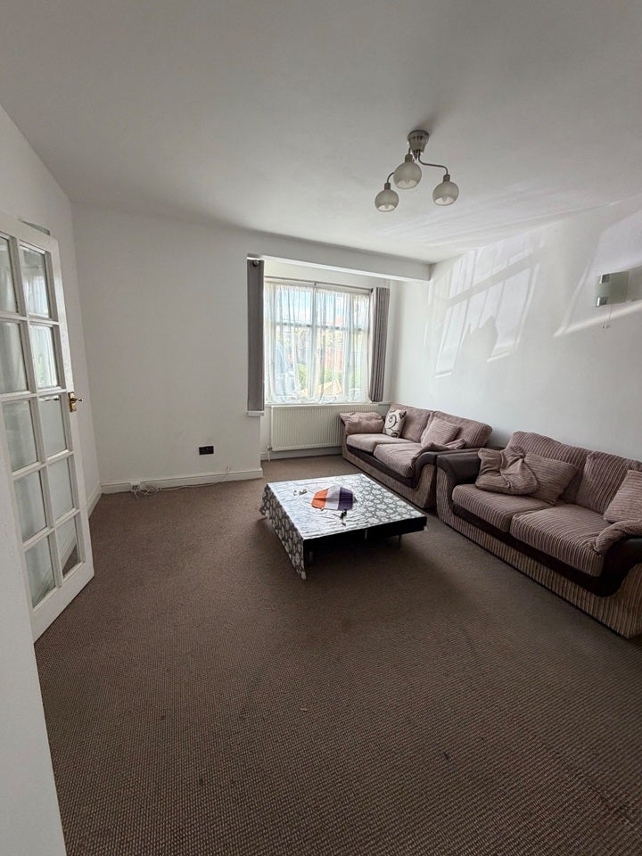 House Coombewood Drive in Greater London