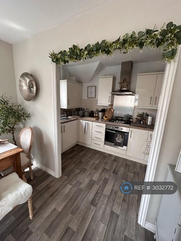 Flat Barland Way in Berryfields