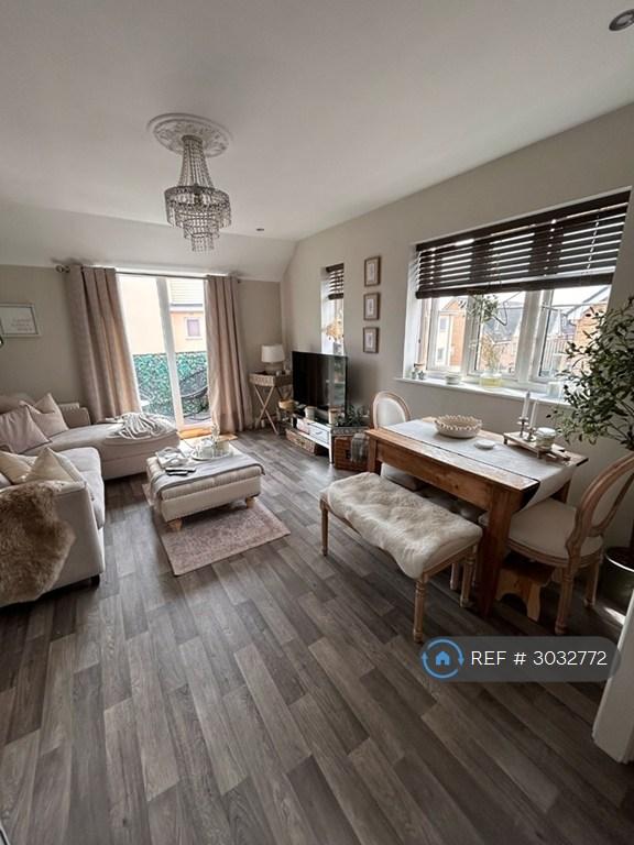Flat Barland Way in Berryfields