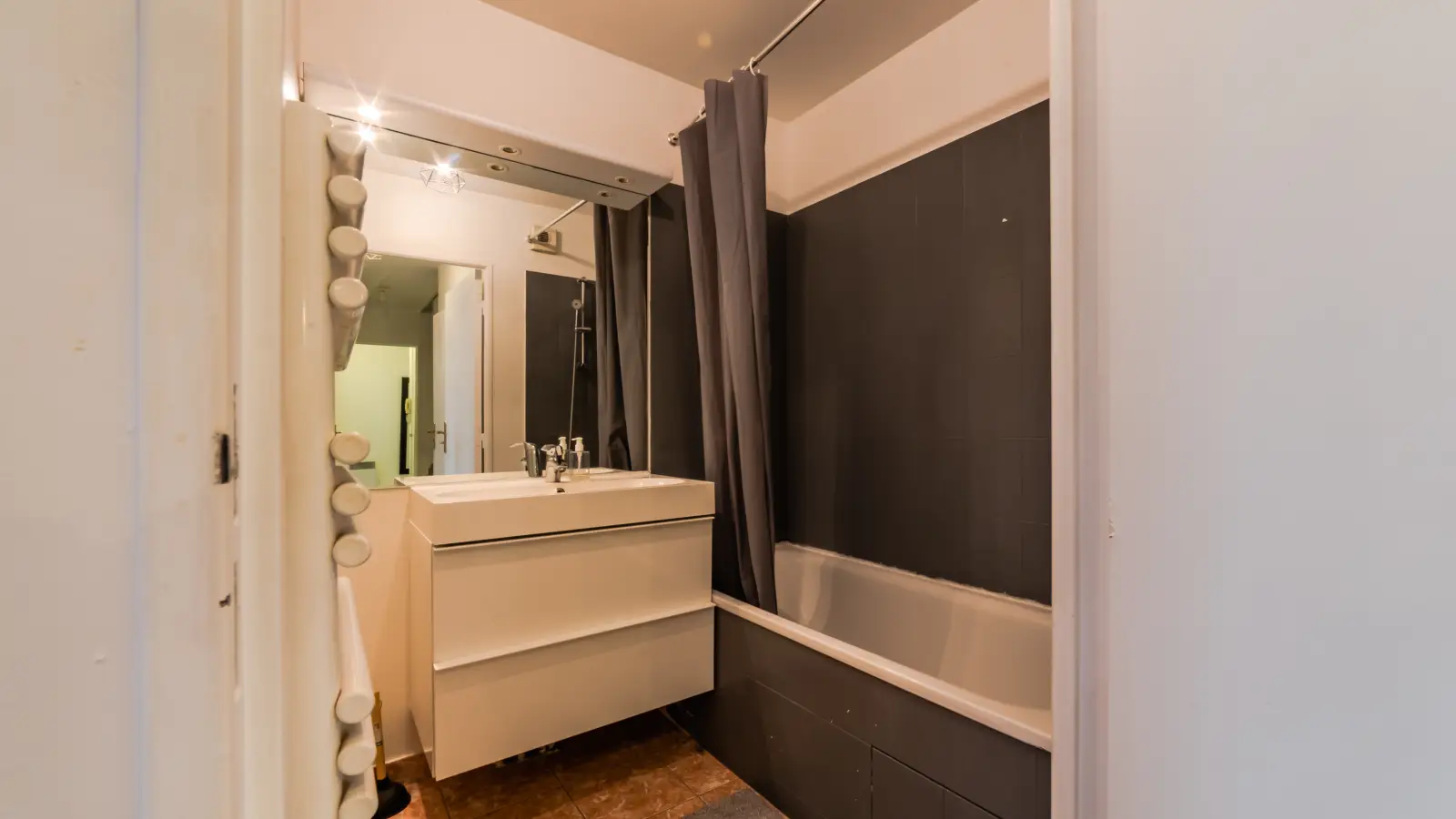 Room Rue Chaudron in Saint-Denis