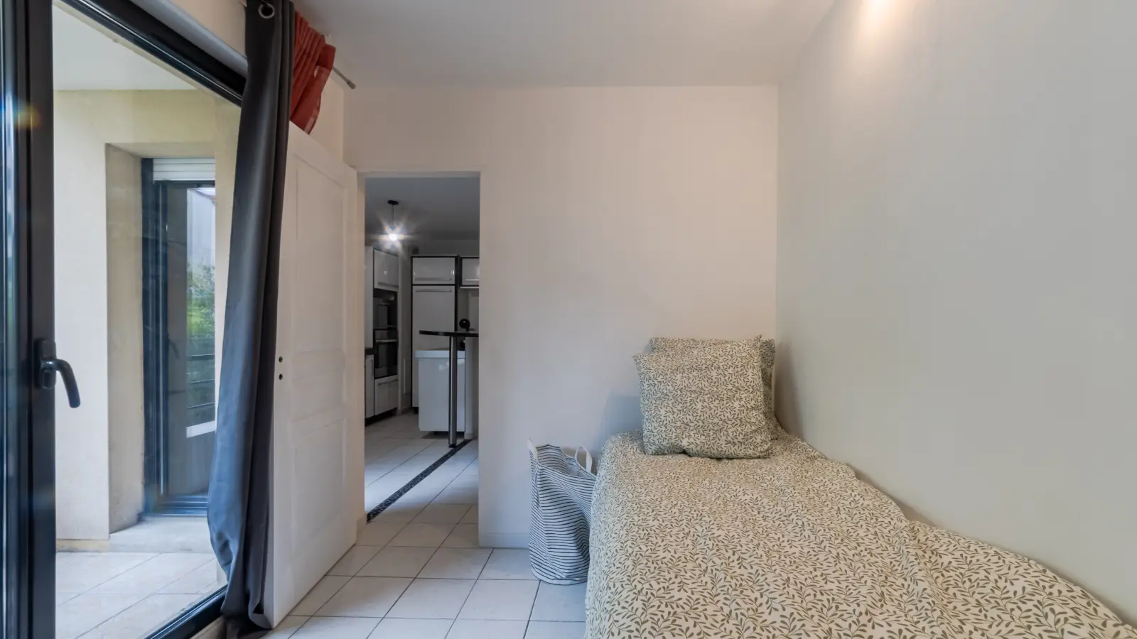 Room Rue Chaudron in Saint-Denis
