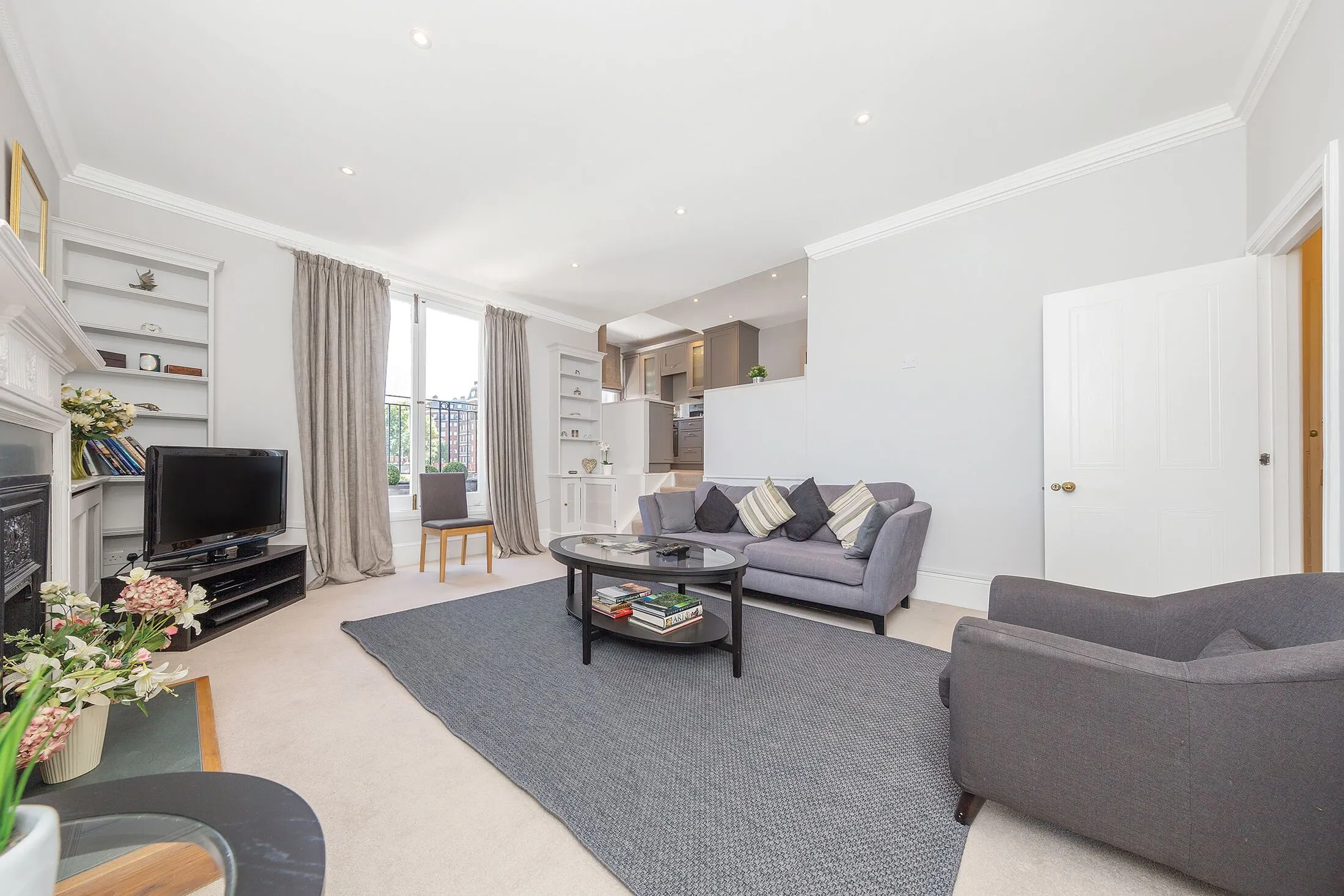 Flat Bray Place in Greater London