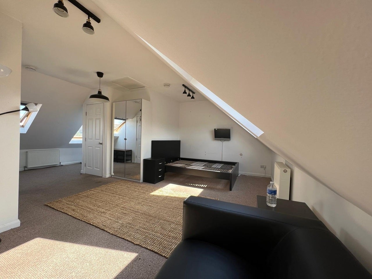 Room Brunel Road in Greater London