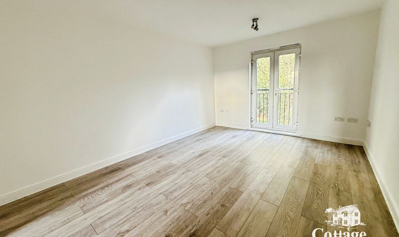 Flat Bromley Close in Harlow