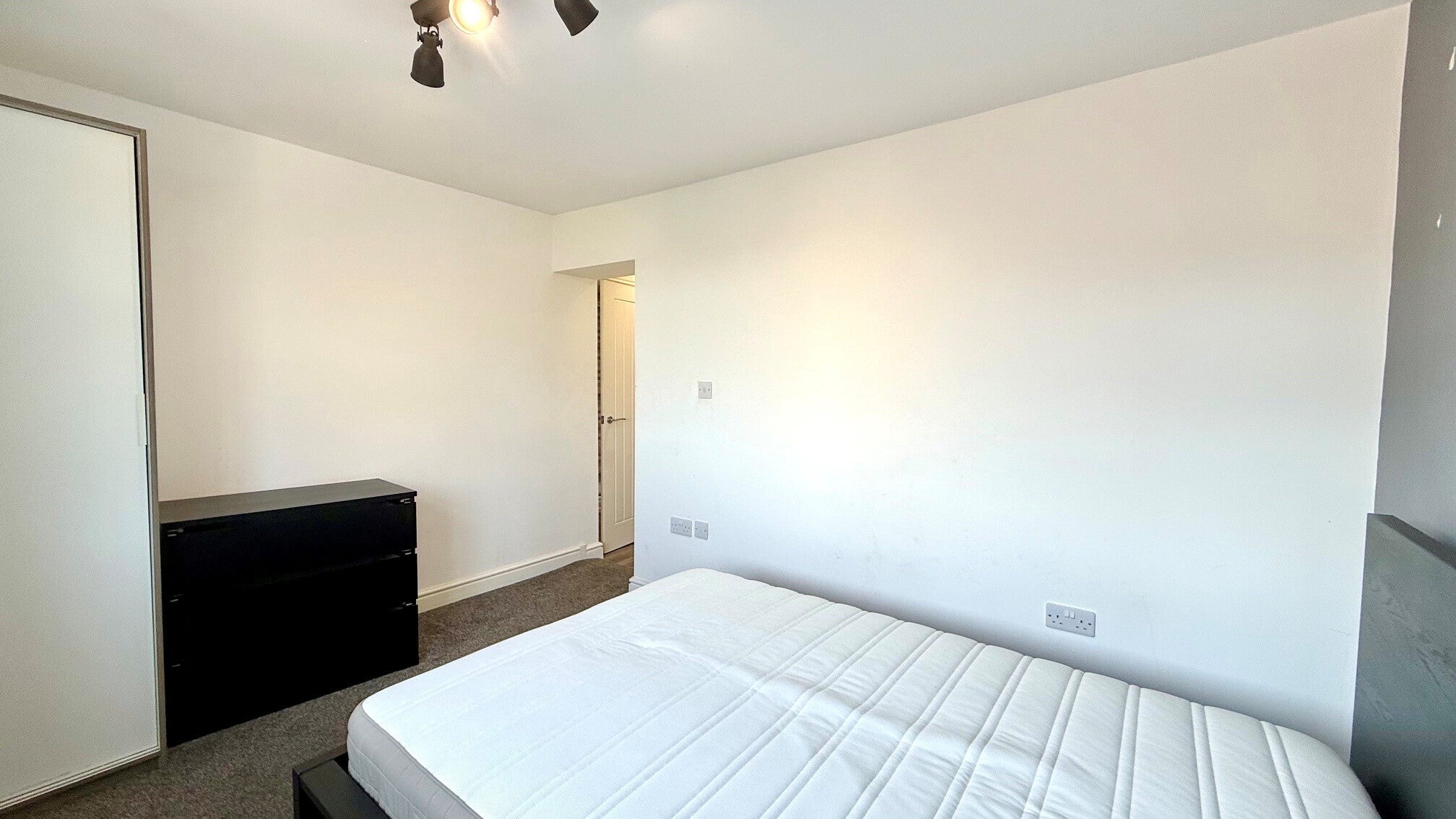 Room Orford Green in Warrington