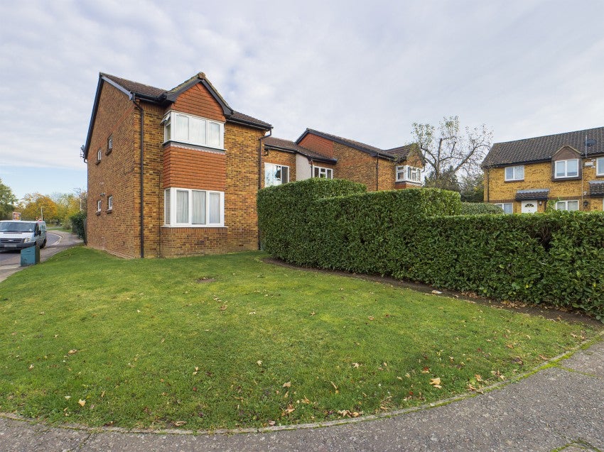 Flat Rabournmead Drive in Greater London