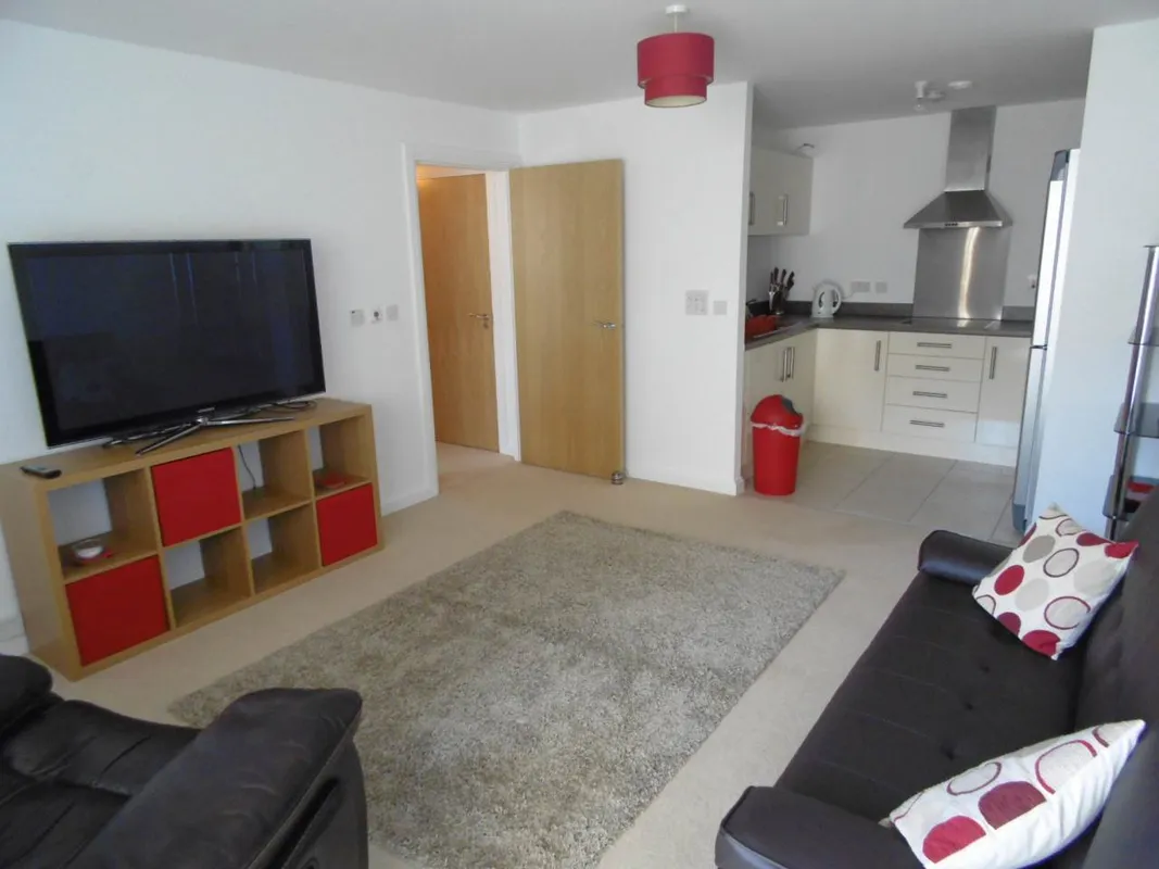Flat Overstone Court in Cardiff