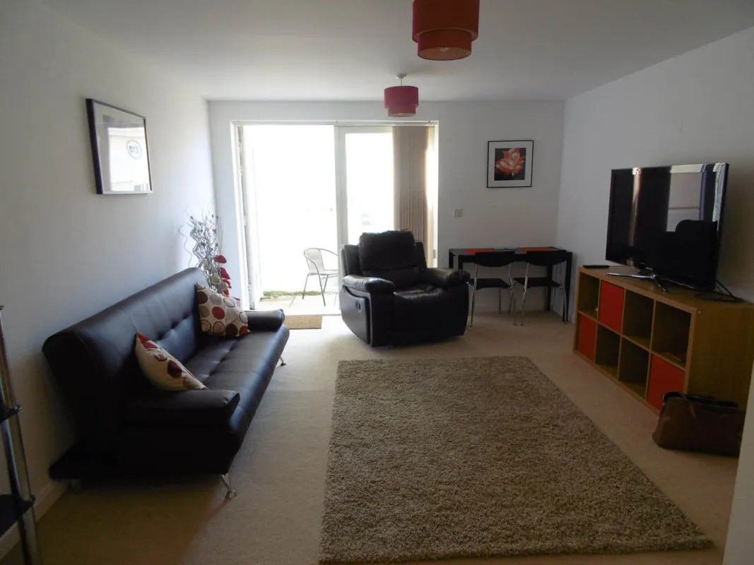 Flat Overstone Court in Cardiff
