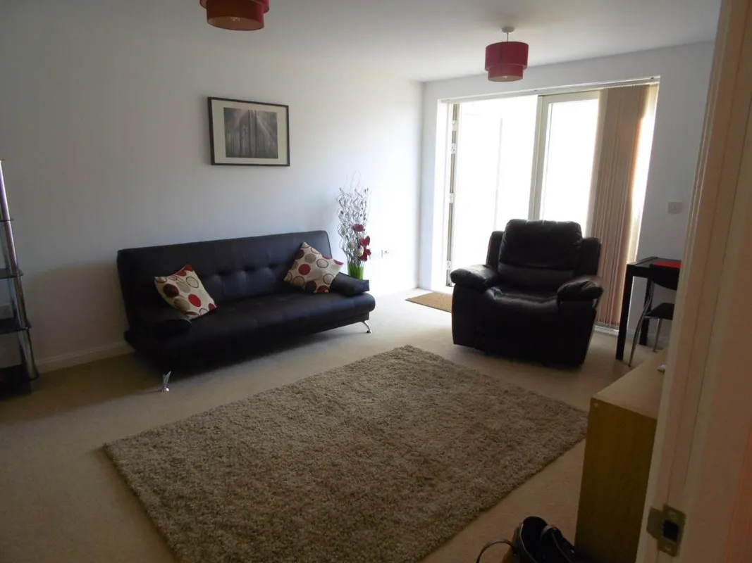 Flat Overstone Court in Cardiff