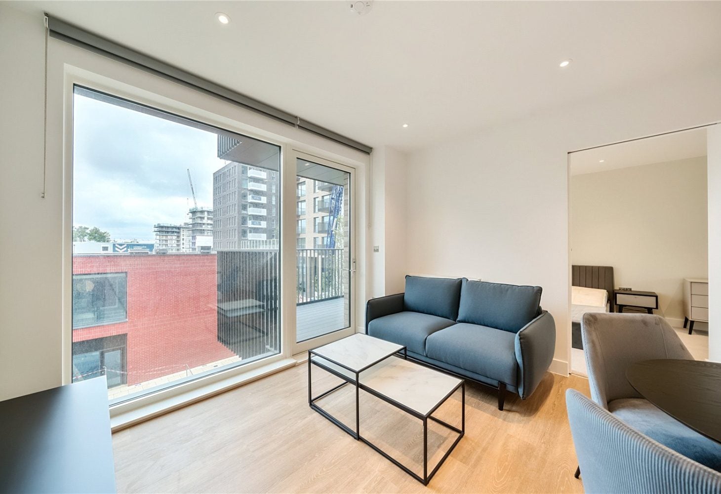 Flat Henley Cross in Greater London