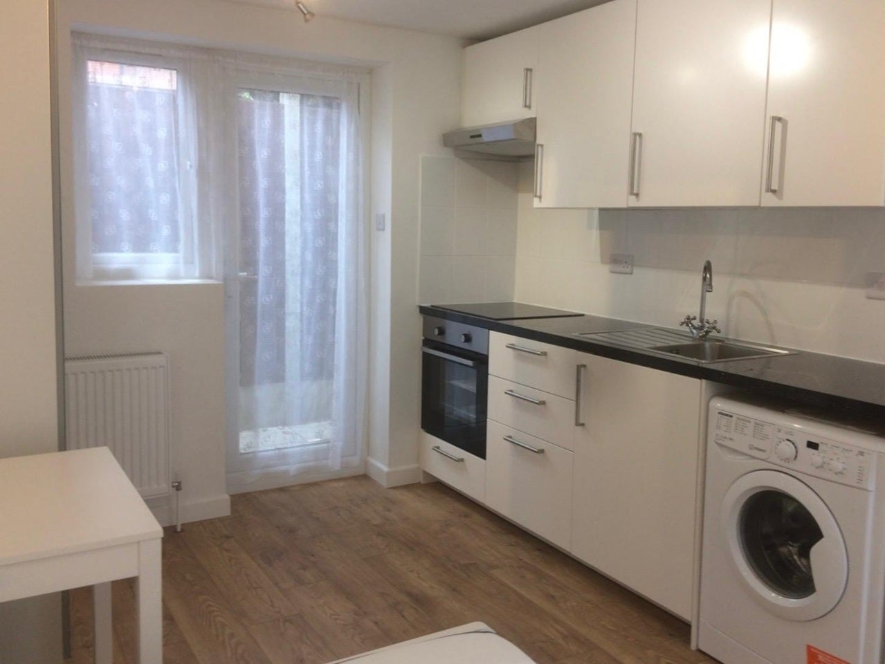 Flat Hendon Way in Greater London