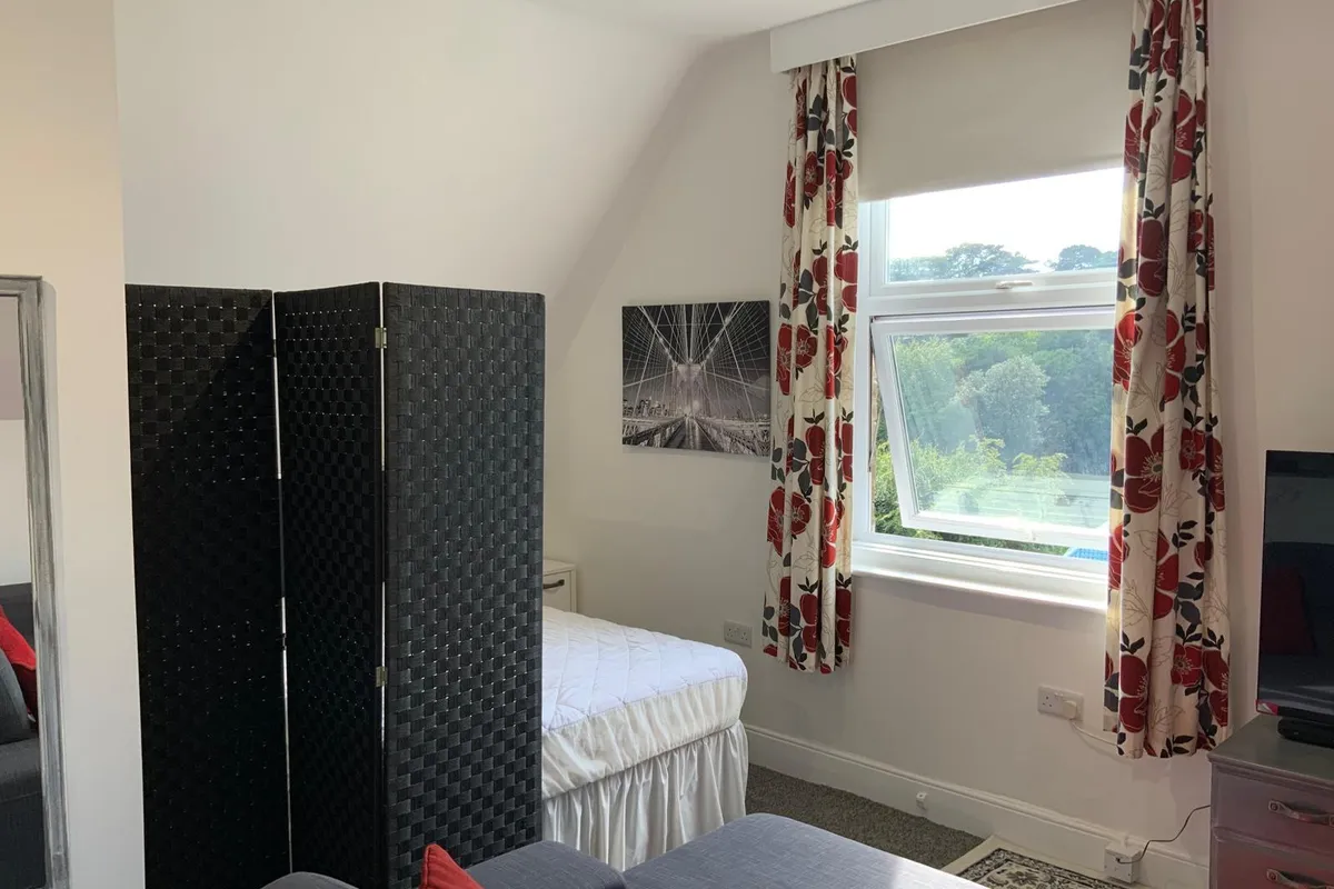 Flat Bodorgan Road in Bournemouth