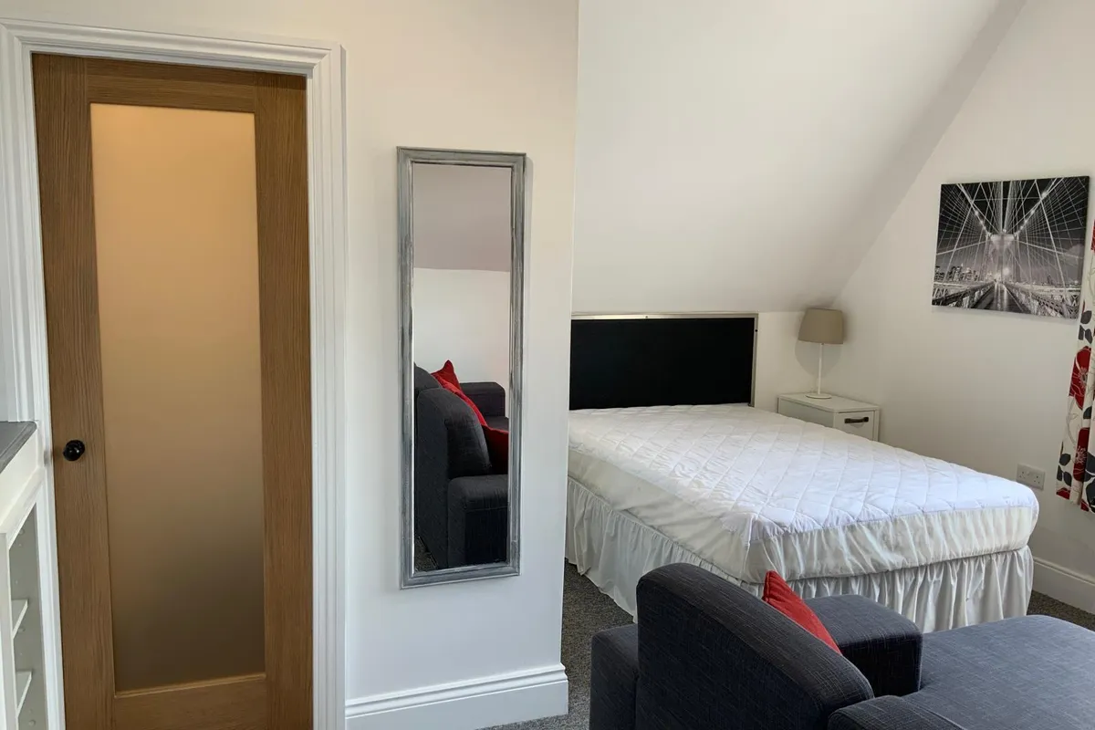 Flat Bodorgan Road in Bournemouth