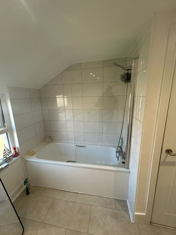 Room Bellenden Road in Greater London