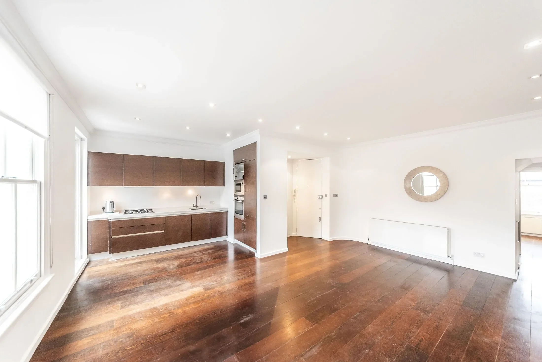 Flat Buckland Crescent in Greater London