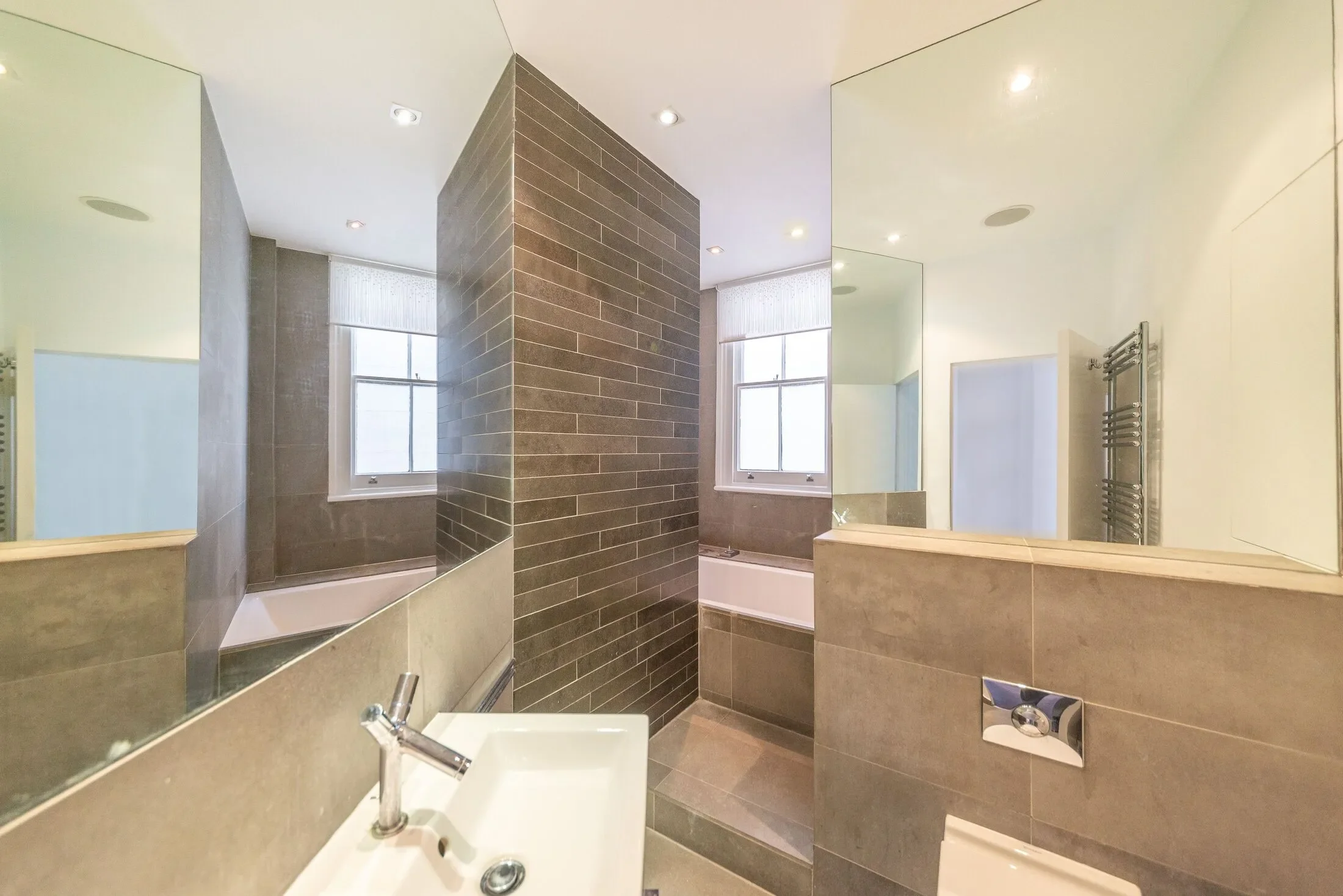 Flat Buckland Crescent in Greater London