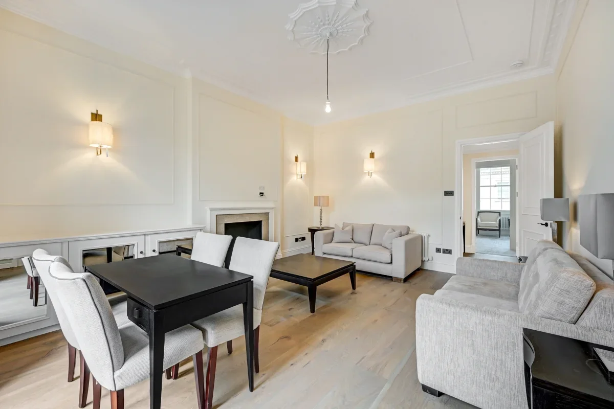 Flat Eaton Place in City of Westminster