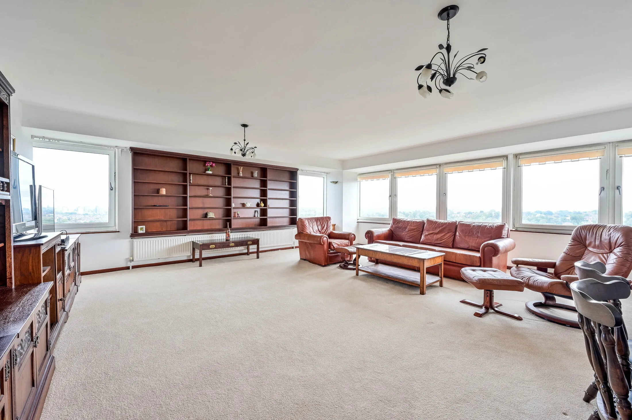 Flat Oakfield in Greater London